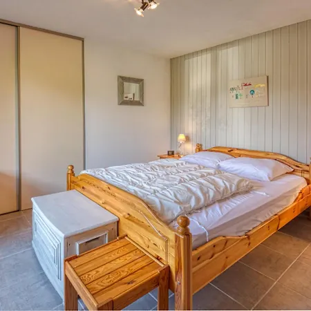 Appartement Renove A Avec Terrasse, Proche Du Et Arret Navette - Fr-1-642-36