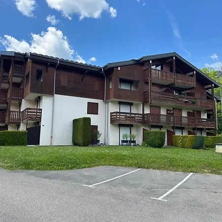 Appartement Renove A Avec Terrasse, Proche Du Et Arret Navette - Fr-1-642-36 *